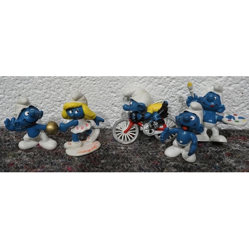 8 - Quantity of 1980s rubber Smurf figurines