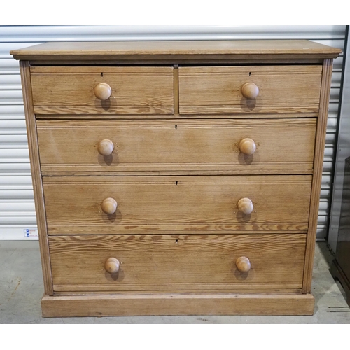 422 - Pine chest of 2 short and 3 long drawers 40