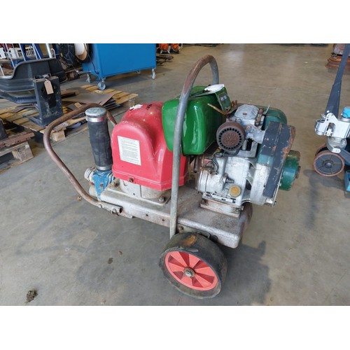 565 - Trash pump with Lister diesel engine