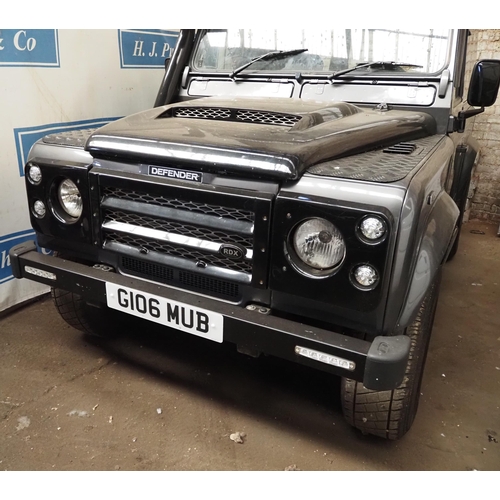 302 - Land Rover Defender 90. 1990. 2495cc Diesel, runs and drives. Declared CAT C in 2009, colour change ... 