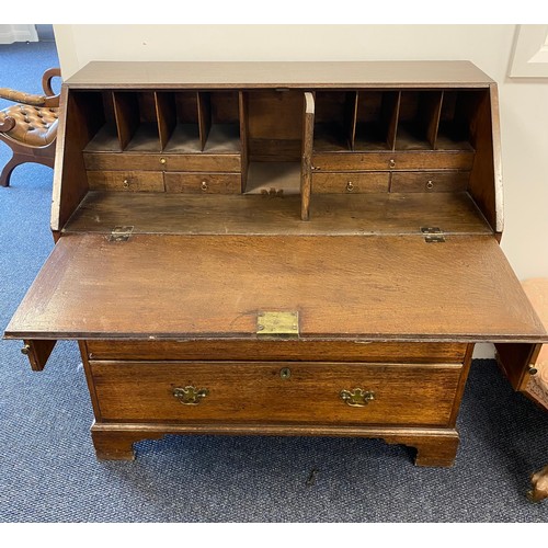 454 - Georgian oak bureau on bracket feet with working lock and key 40