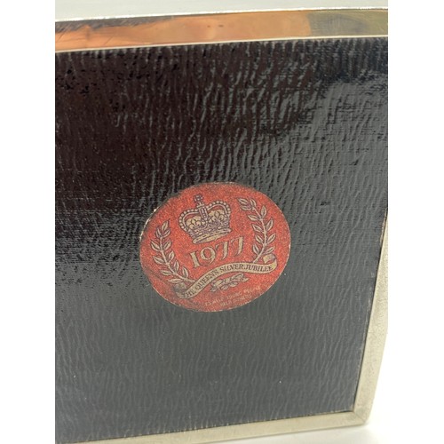 240 - 1977 The Queen's Silver Jubilee silver hall marked cigarette case with wood lining