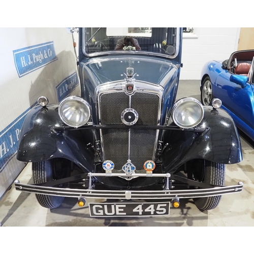 266 - Morris Ten Four pre series saloon. 1935. 1132cc.
Runs and drives. Engine rebuilt 2 years ago by Down... 