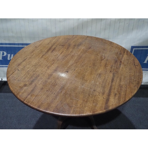 466 - Oak tilt top table 35