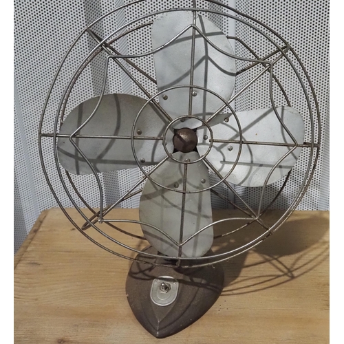 477 - Vintage fan