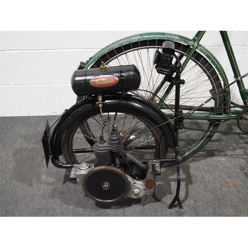 850 - Wall-Auto wheel attached to Raleigh ladies De Luxe bicycle. 119cc. 1914.
Engine No. 43411
C/w Pionee... 