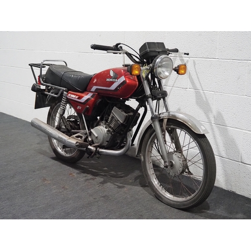 938 - Honda H100S motorcycle. 1990. 98cc. 
Frame No. HA045203428
Engine No. HA04E5127118
Engine turns over... 