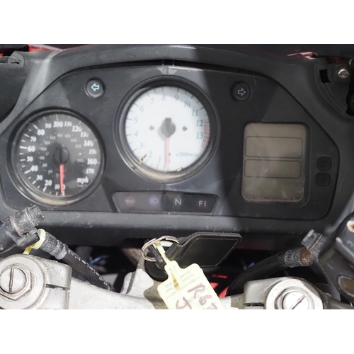 948 - Honda VFR800 motorcycle. 1998. 781cc. 
Frame No. JH2RC46A5WM004463
Comes with documents. 
Reg. R62 J... 