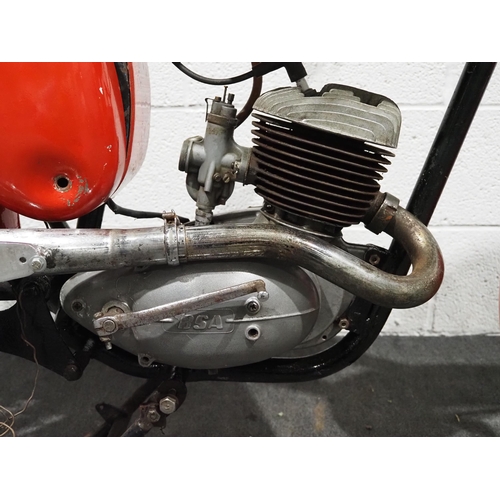 976 - BSA Bantam D7 motorcycle. 1961. 175cc.
Engine No. ED7B 24387.
Good project. Comes with old buff logb... 