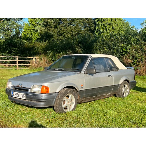 285 - Ford Escort XR3i. 1988. Very solid, unmodified early model. Rare spec with both electric windows and... 