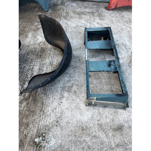 314 - Land Rover seat box and wing