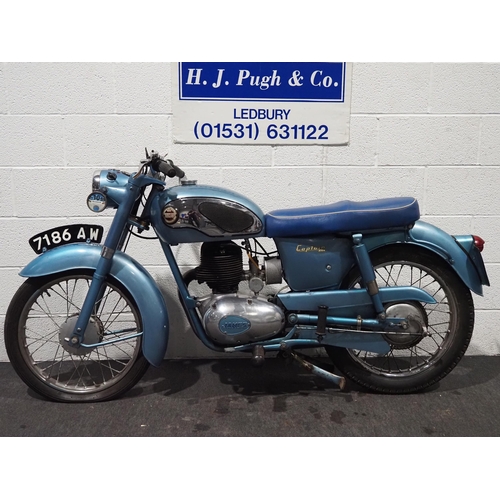 1022 - James L20 Captain motorcycle. 1963. 200cc.
Frame No. FL202738
Engine No. V20T8375
Last ridden in Jan... 