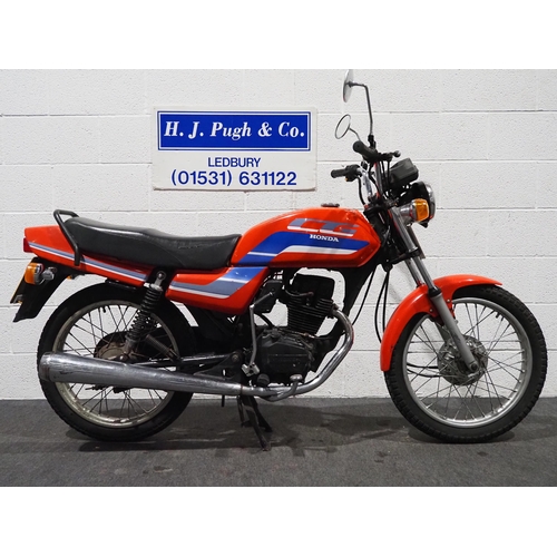 1024 - Honda CG125 motorcycle. 1994. 124cc. 
Frame No. JC181002131
Runs and rides.
Reg. L935 VGN. V5 and ke... 