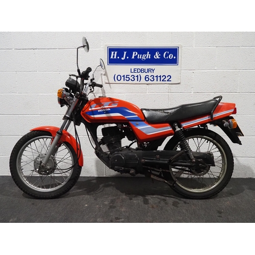 1024 - Honda CG125 motorcycle. 1994. 124cc. 
Frame No. JC181002131
Runs and rides.
Reg. L935 VGN. V5 and ke... 