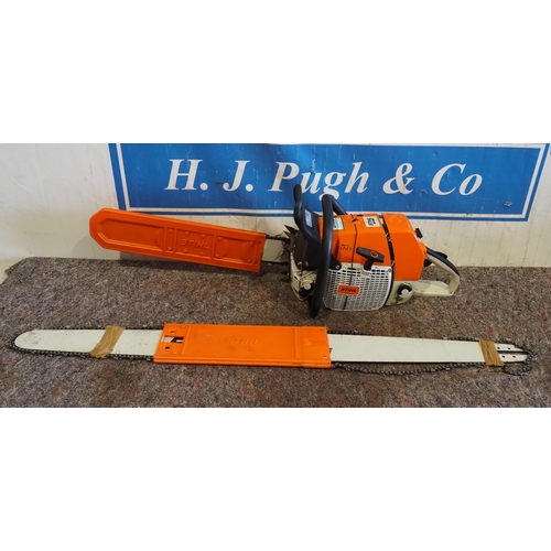 1029 - Stihl MS880 petrol chainsaw in good working order, little use, comes with 25