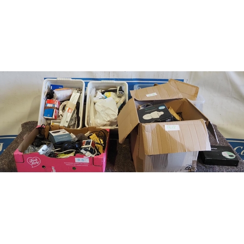 1096 - Quantity of assorted electrical accessories, fixings, etc.