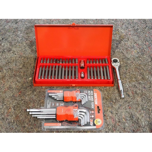 1174 - 2 Sets of hex keys and ratchet