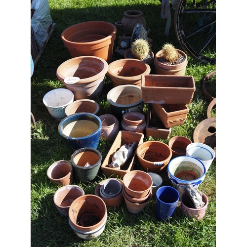 344 - Various pots