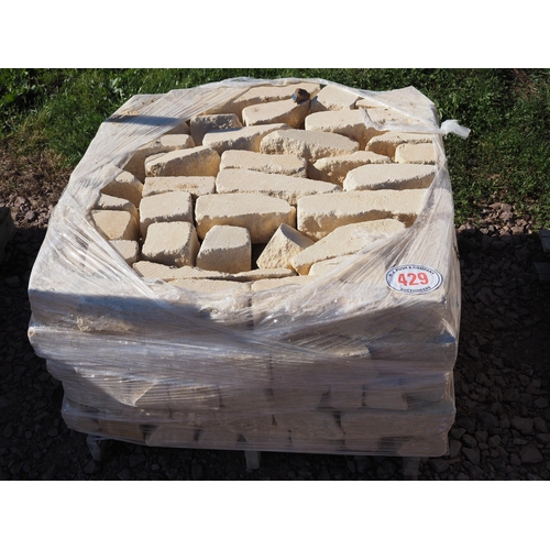 429 - Cotswold stone bricks
