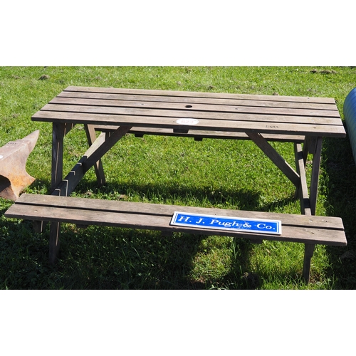 623 - Picnic bench