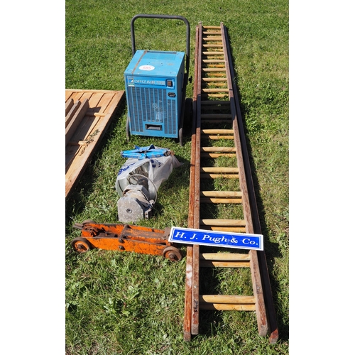 685 - Ladder, winch, dehumidifier, etc.