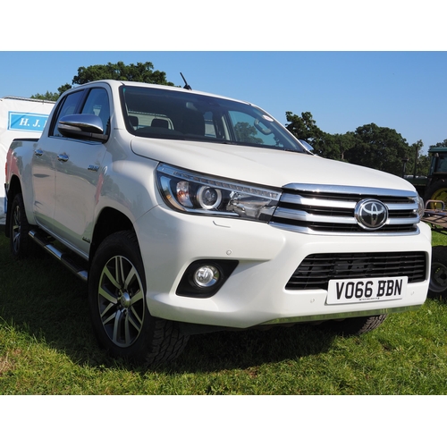 1651 - Toyota Hilux Invincible automatic double cab pickup, 50,979 genuine miles, 2393cc, very tidy, no kno... 