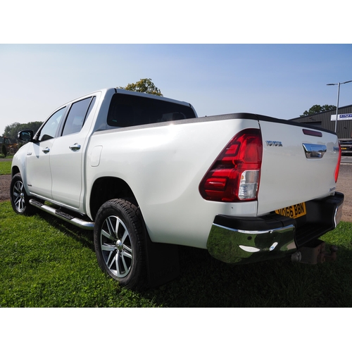 1651 - Toyota Hilux Invincible automatic double cab pickup, 50,979 genuine miles, 2393cc, very tidy, no kno... 