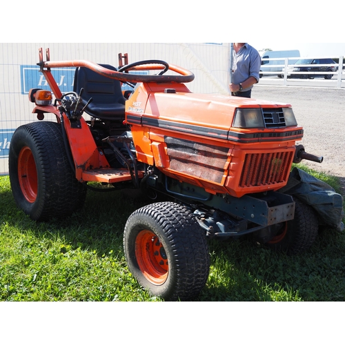 1652 - Kubota B1750 compact tractor, showing 5696 hours. Reg. H364 HWN. V5 and key in office