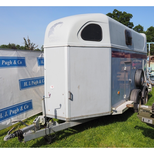 1686 - Nancy Cheval horsebox trailer 15ft x 5ft