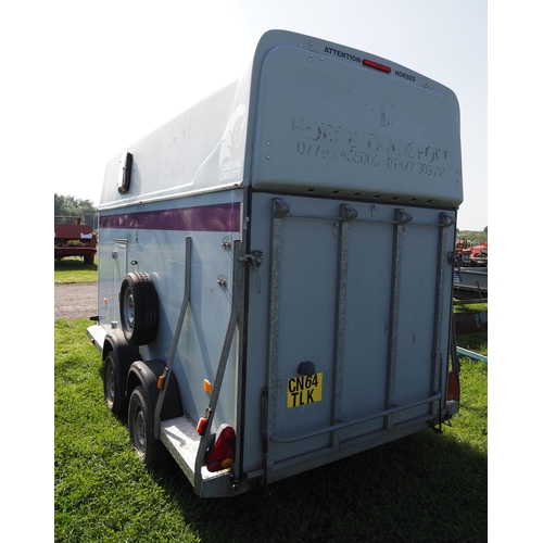 1686 - Nancy Cheval horsebox trailer 15ft x 5ft