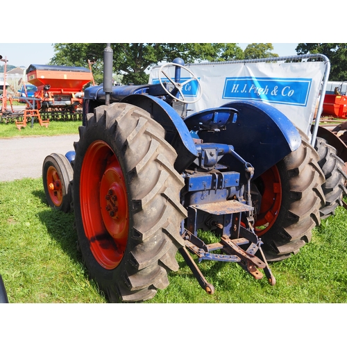 1718 - Fordson E27N tractor, Perkins L4 engine, runs and drives, good tyres