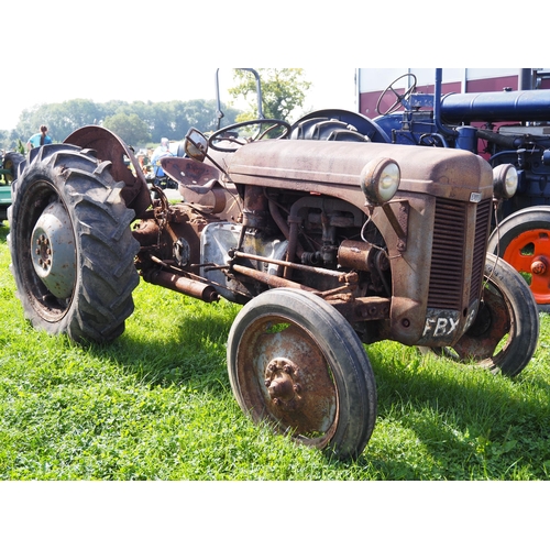 1719 - Ferguson TEA96700 petrol tractor