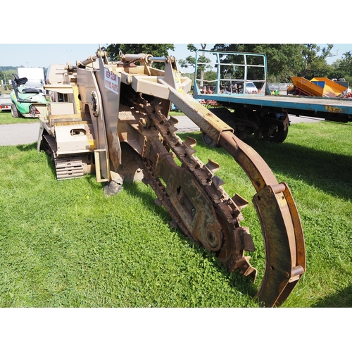 1732 - Trencor Jetco 460 chain tracked trencher, showing 2932 hours, runs and drives. Key in office