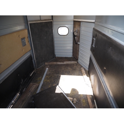 1799 - Wessex trailer horsebox 10 x 5ft