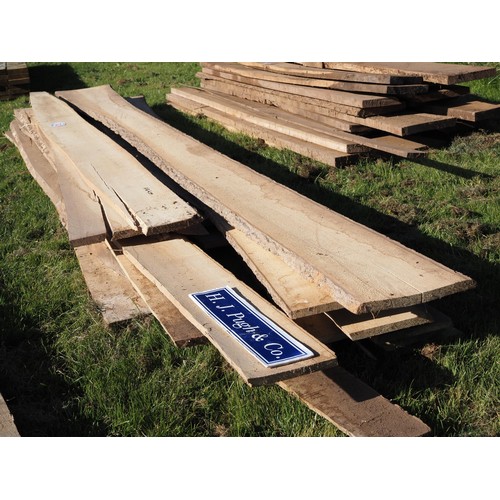 1330 - Oak boards average 4.0m - 13