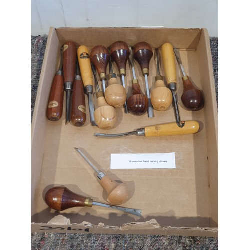 1112 - Assorted hand carving chisels - 16