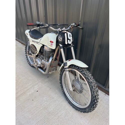 1000 - Jawa Metisse 2 valve scrambler. 1964/5. 500cc
Runs and rides, comes with Quaife gearbox.
No docs