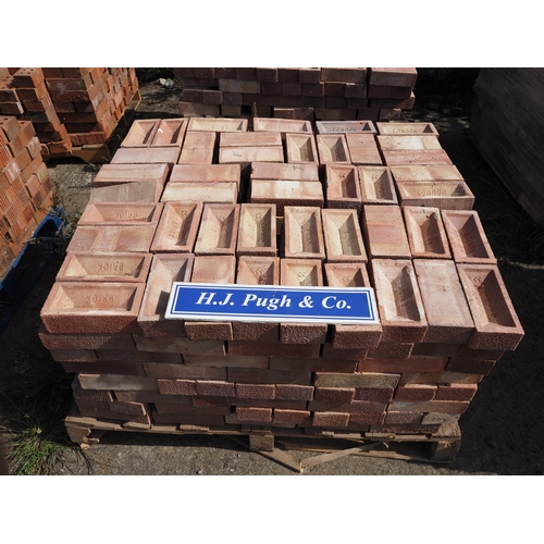 105 - Pallet of red London bricks