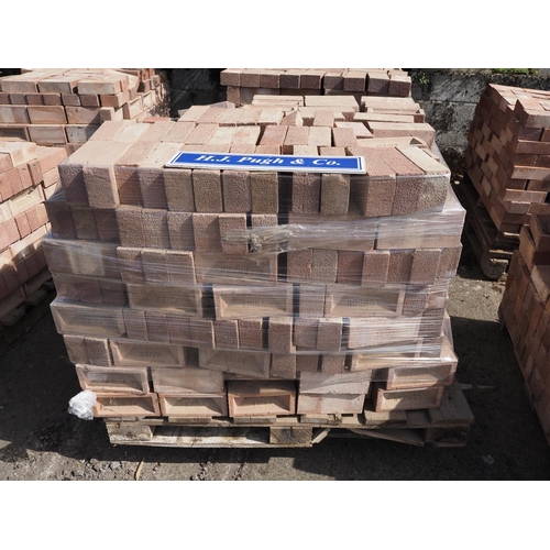 111 - Pallet of red bricks to include London bricks