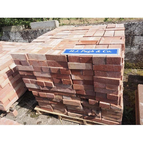 116 - Pallet of red bricks to include London bricks