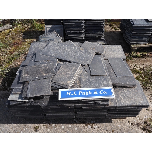 120 - Pallet of roof slates