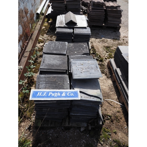 121 - Slate effect roof tiles - 2 pallets