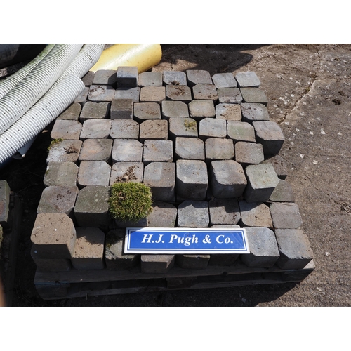 123 - Assorted roof tiles, blue bricks and pavers - 4 pallets