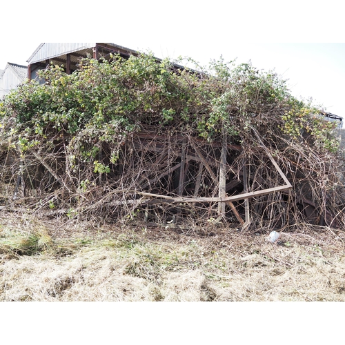 126 - Quantity of roof trusses for Dutch barn