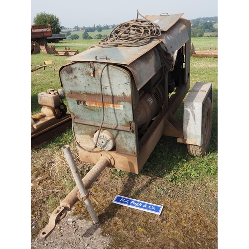 304 - GKN Lincoln electric welder 300 amp with 4 cylinder Ford engine