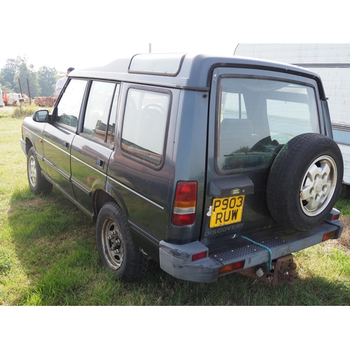 330 - Land Rover Discovery. Showing 237,487 miles. Reg. P903 RUW. V5