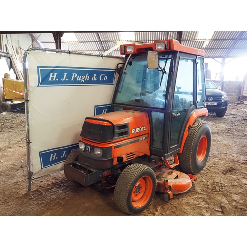 338 - Kubota ST30 commercial mower with collector. Showing 2959 hours.  Runs and drives.  Keys