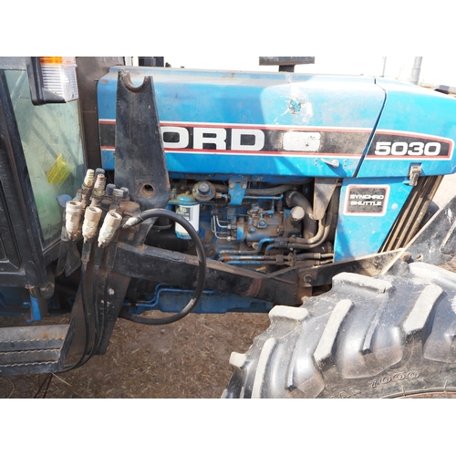 342 - Ford 5030 Synchro shuttle 4wd tractor. Showing 3061 hours. C/w McConnel 055 front end loader. Runs a... 