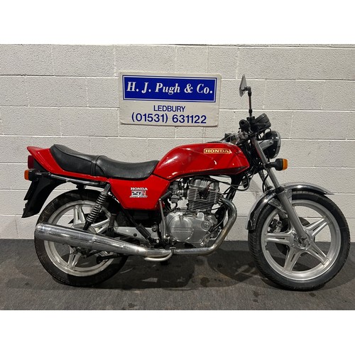 1052 - Honda 250N Super Dream motorcycle. 1979. 249cc.
Runs and rides, engine, gearbox, clutch, tyres and b... 