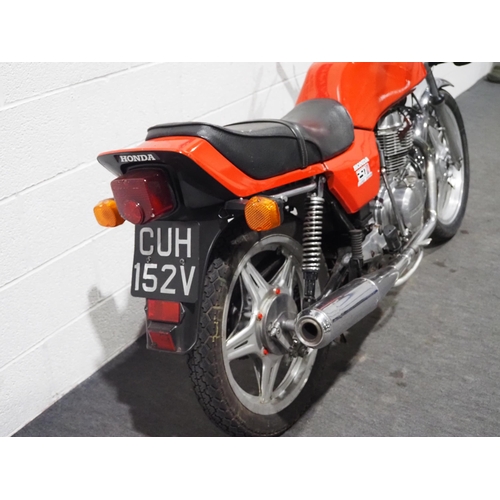 1052 - Honda 250N Super Dream motorcycle. 1979. 249cc.
Runs and rides, engine, gearbox, clutch, tyres and b... 